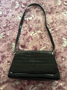 Liz Claiborne Croc-Embossed Black Shoulder Bag with Slim Strap